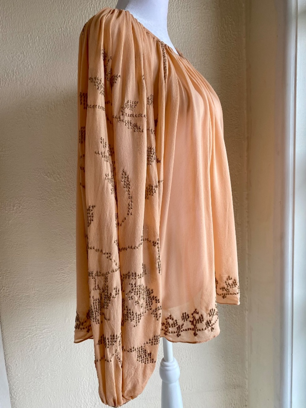 Ulla Johnson apricot silk chiffon top w/ gold embroidery accents Size 6